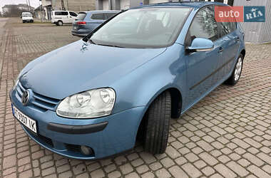 Хетчбек Volkswagen Golf 2005 в Калуші