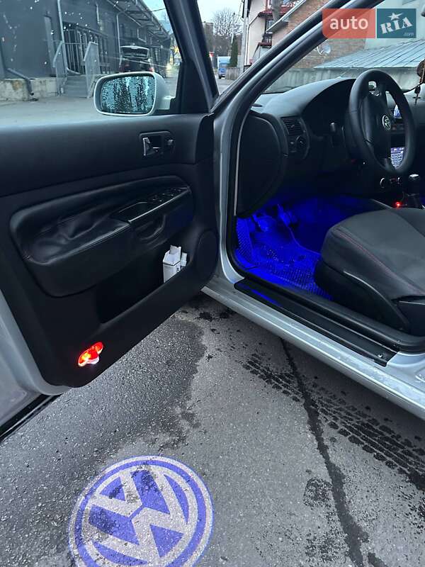 Хетчбек Volkswagen Golf 2000 в Збаражі