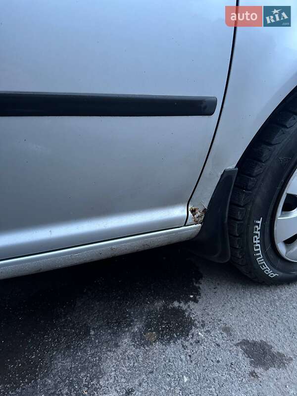 Хетчбек Volkswagen Golf 2000 в Збаражі