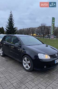 Хэтчбек Volkswagen Golf 2005 в Луцке