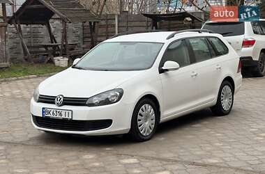 Універсал Volkswagen Golf 2010 в Рівному