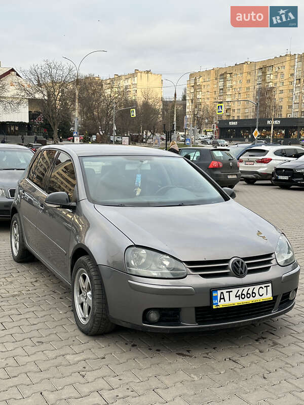 Volkswagen Golf 2004