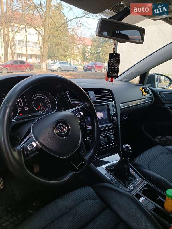 Універсал Volkswagen Golf 2014 в Сваляві