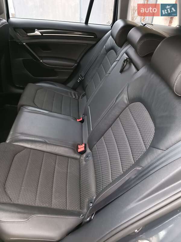 Універсал Volkswagen Golf 2014 в Сваляві