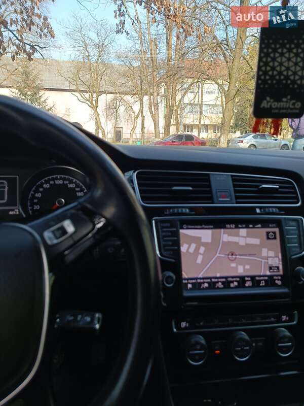 Універсал Volkswagen Golf 2014 в Сваляві