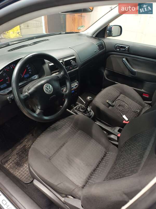 Volkswagen Golf 2002