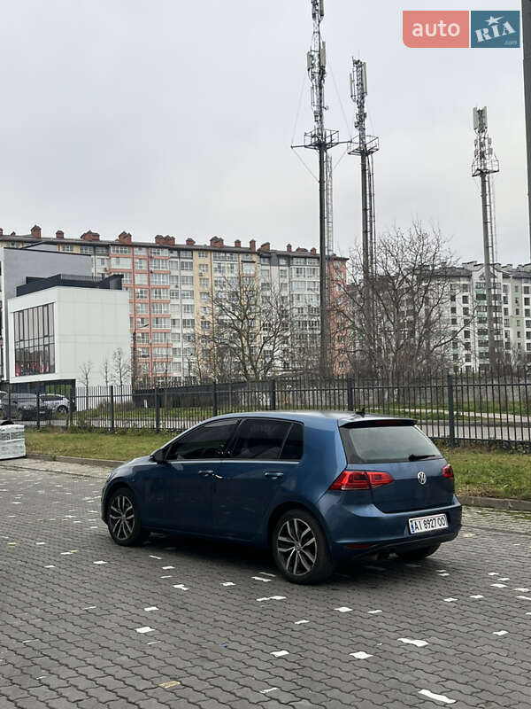 Хетчбек Volkswagen Golf 2015 в Івано-Франківську