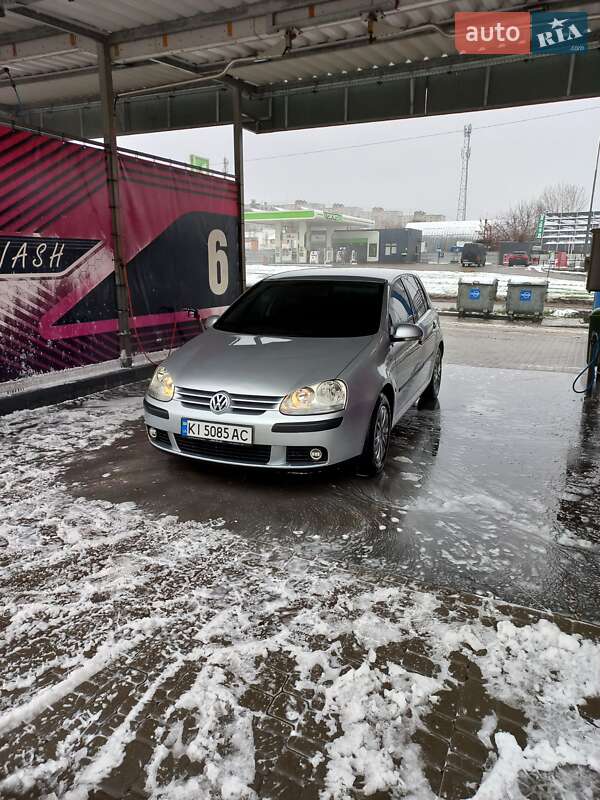 Хетчбек Volkswagen Golf 2005 в Білій Церкві