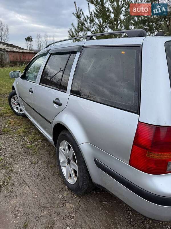 Volkswagen Golf 2002