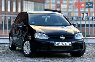 Хэтчбек Volkswagen Golf 2003 в Днепре