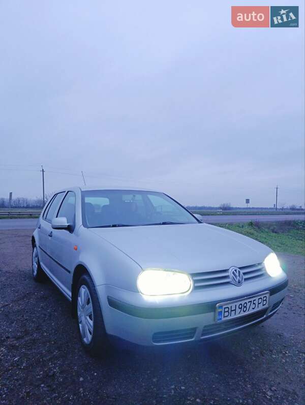 Volkswagen Golf 2000