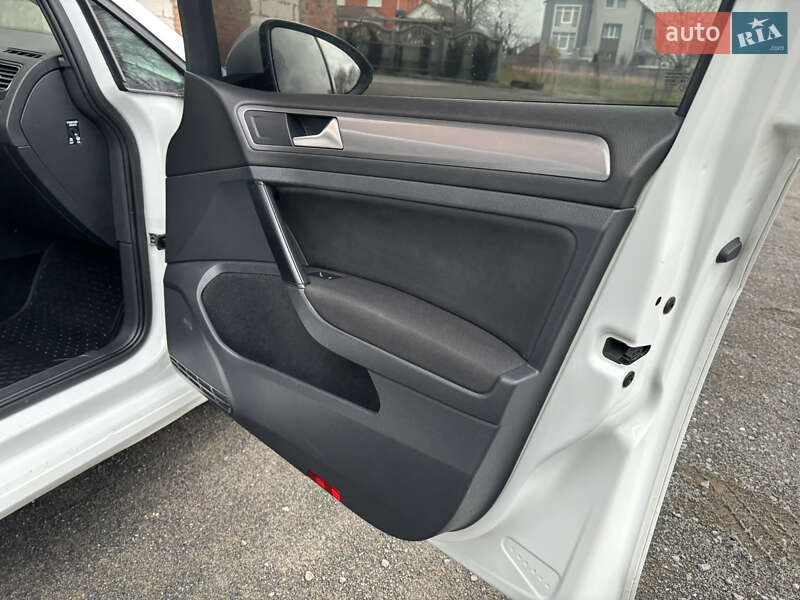 Универсал Volkswagen Golf 2014 в Хмельницком