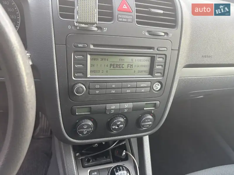Volkswagen Golf 2004 VIN WVWZZZ1KZ4B064363 фото оголошення 8 з 45