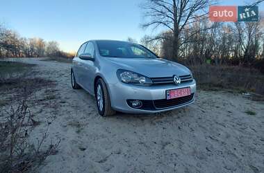 Хэтчбек Volkswagen Golf 2009 в Киеве