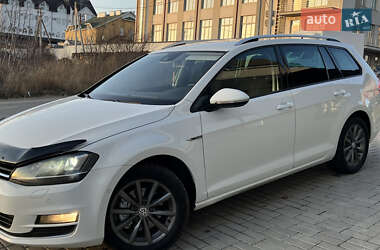 Універсал Volkswagen Golf 2015 в Тернополі