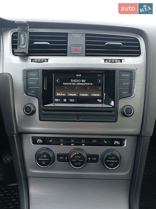 Хэтчбек Volkswagen Golf 2014 в Киеве