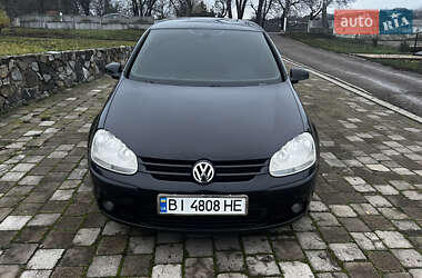 Хетчбек Volkswagen Golf 2004 в Чутовому