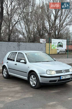 Хетчбек Volkswagen Golf 2001 в Запоріжжі