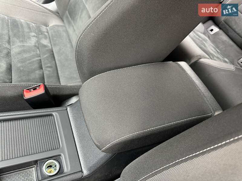 Универсал Volkswagen Golf 2018 в Броварах фото 52 Универсал Volkswagen Golf 2018 в Броварах