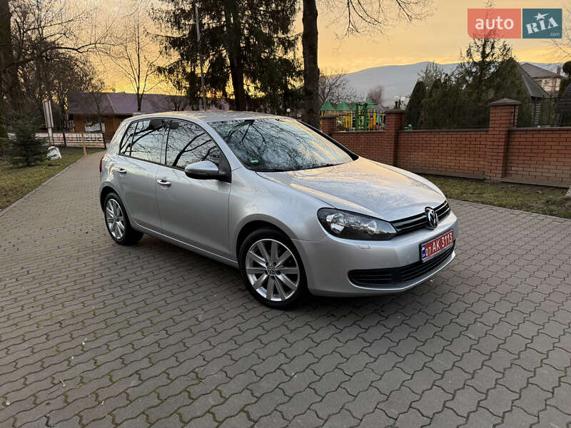 Хетчбек Volkswagen Golf 2010 в Сваляві