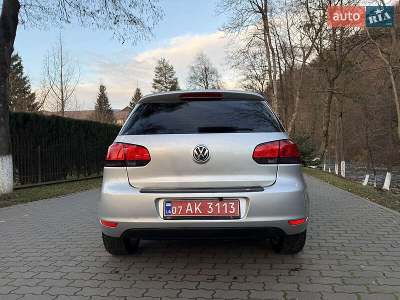 Хетчбек Volkswagen Golf 2010 в Сваляві
