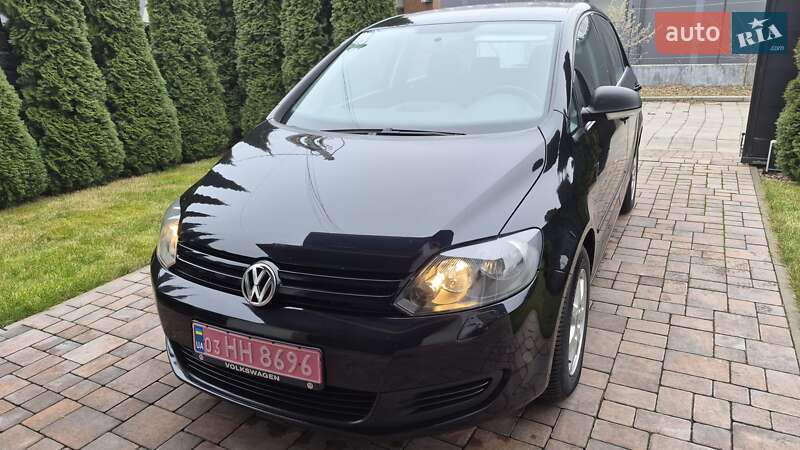Хэтчбек Volkswagen Golf 2012 в Ровно