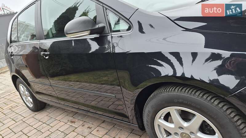 Хэтчбек Volkswagen Golf 2012 в Ровно