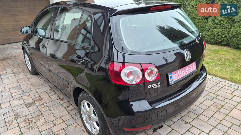 Хэтчбек Volkswagen Golf 2012 в Ровно