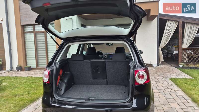 Хэтчбек Volkswagen Golf 2012 в Ровно