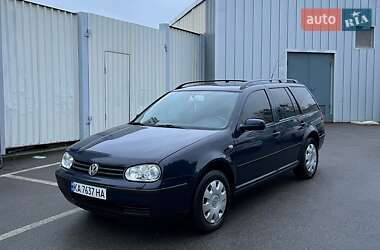 Універсал Volkswagen Golf 2002 в Києві