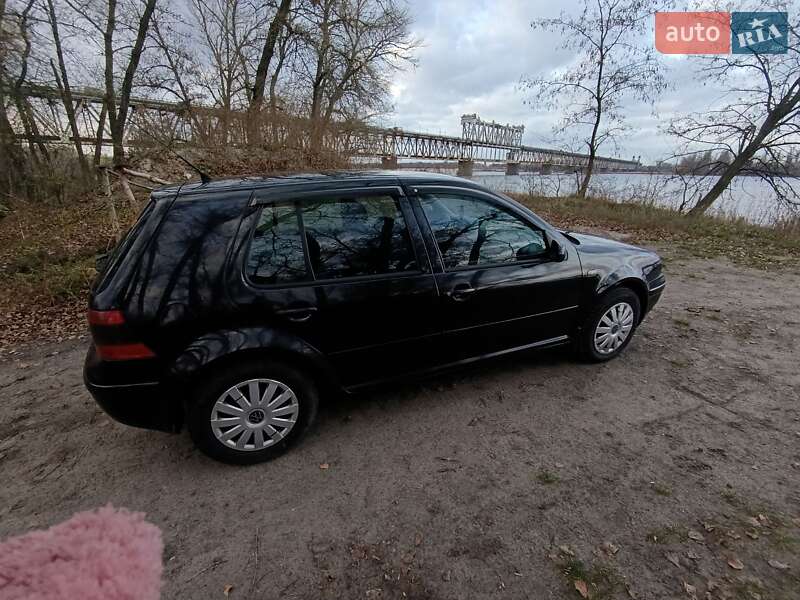 Хетчбек Volkswagen Golf 2000 в Кременчуці