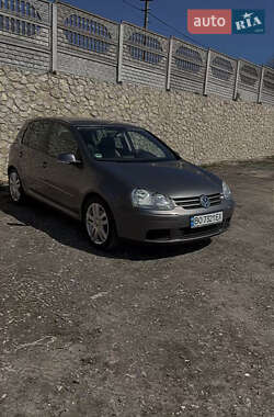 Хетчбек Volkswagen Golf 2005 в Тернополі