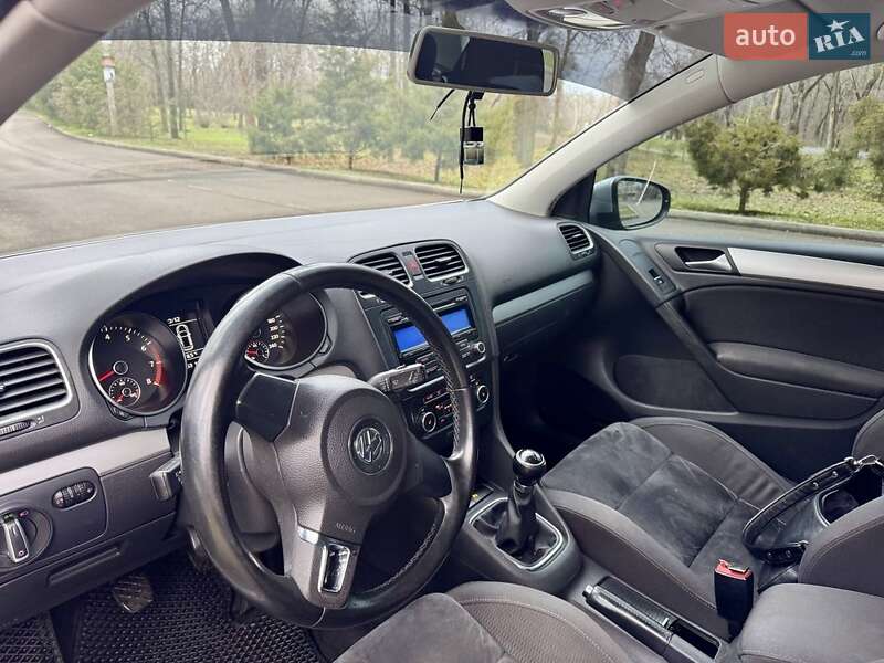 Хетчбек Volkswagen Golf 2009 в Запоріжжі