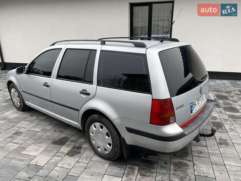 Універсал Volkswagen Golf 2000 в Рівному