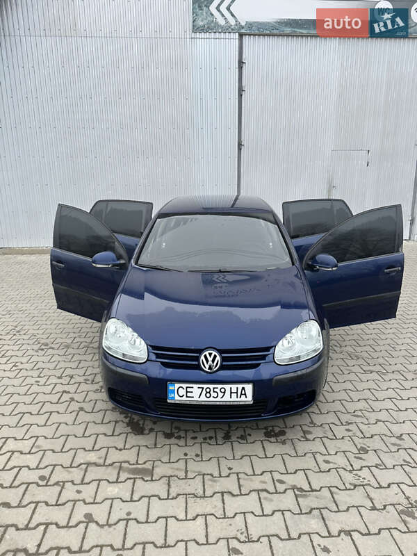 Хэтчбек Volkswagen Golf 2005 в Косове
