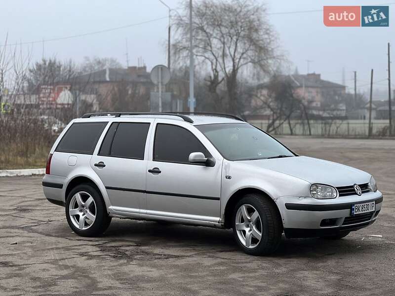 Volkswagen Golf 2001
