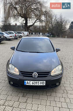 Хэтчбек Volkswagen Golf 2003 в Владимире