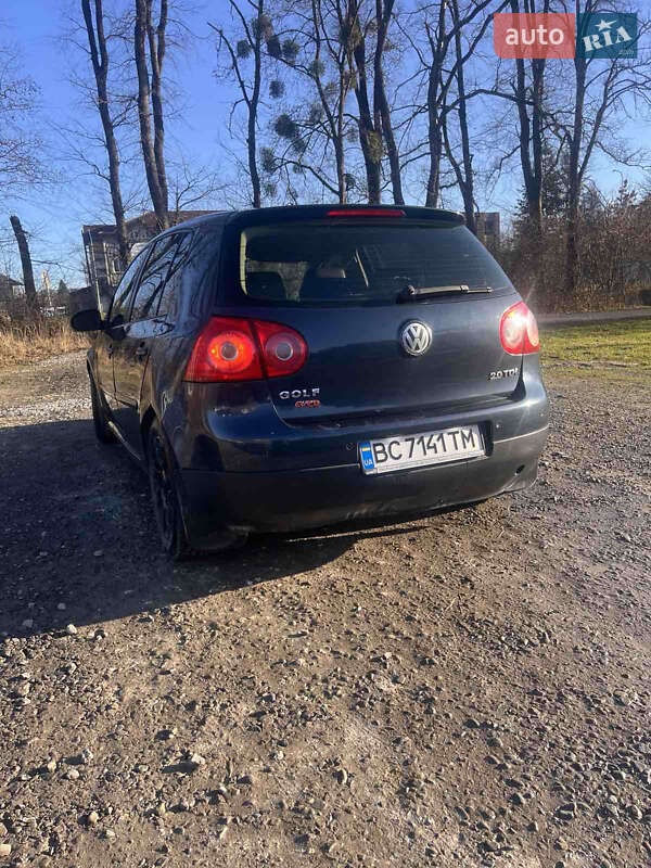 Хетчбек Volkswagen Golf 2004 в Львові