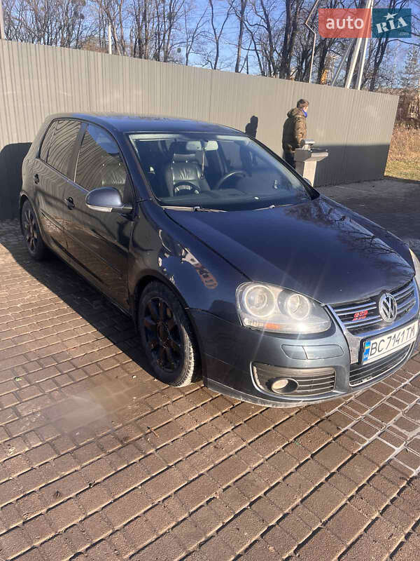 Хетчбек Volkswagen Golf 2004 в Львові