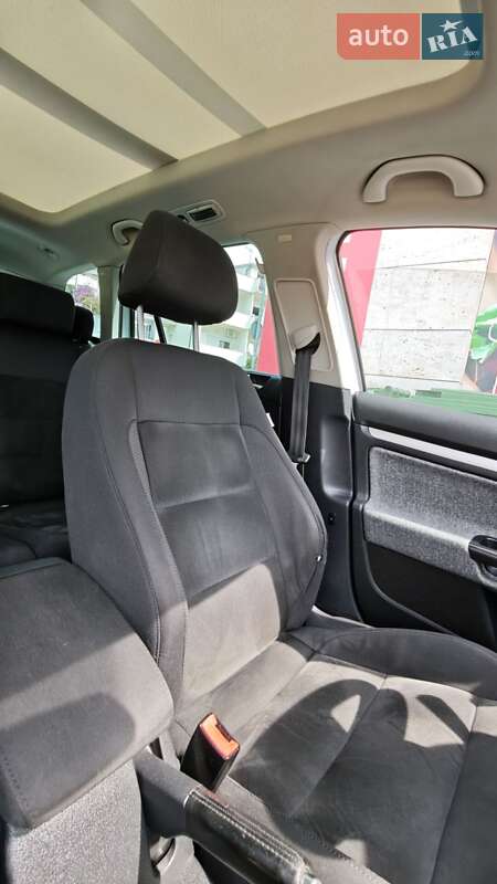 Універсал Volkswagen Golf 2009 в Вінниці