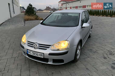 Хэтчбек Volkswagen Golf 2004 в Луцке