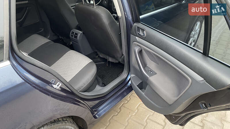 Універсал Volkswagen Golf 2009 в Тернополі