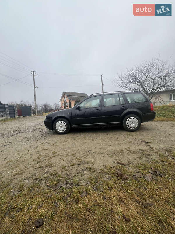 Універсал Volkswagen Golf 2004 в Надвірній