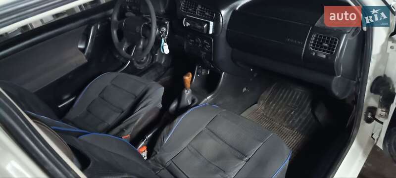 Хетчбек Volkswagen Golf 1995 в Жовкві фото 4 Хетчбек Volkswagen Golf 1995 в Жовкві