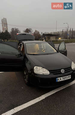 Хэтчбек Volkswagen Golf 2005 в Киеве