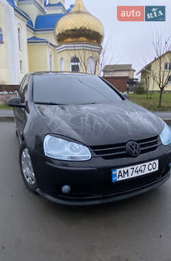 Хэтчбек Volkswagen Golf 2004 в Звягеле
