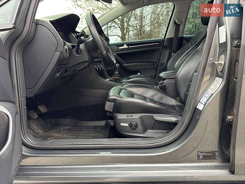 Універсал Volkswagen Golf 2017 в Одесі