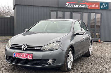 Хэтчбек Volkswagen Golf 2009 в Староконстантинове