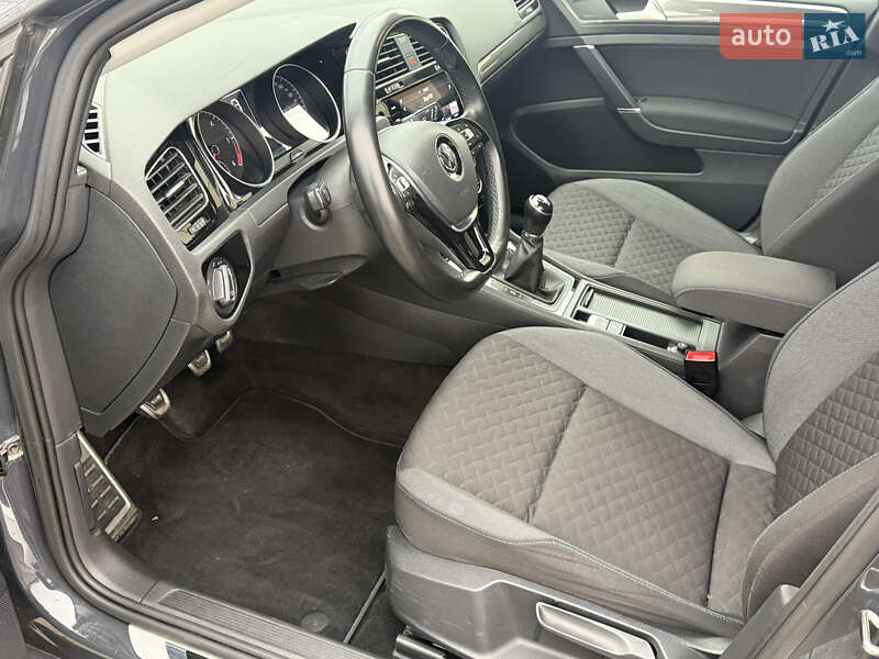 Універсал Volkswagen Golf 2018 в Стрию