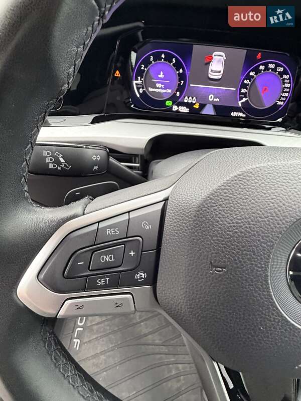 Хетчбек Volkswagen Golf 2022 в Києві